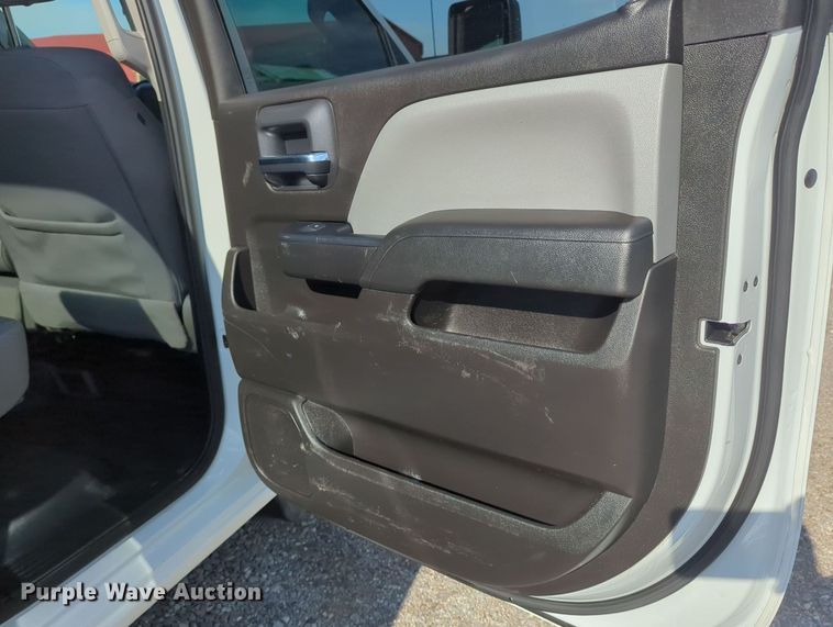 image for item MX9353 2019  Chevrolet Silverado 2500HD  Crew Cab pickup truck