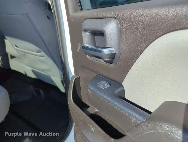 image for item MX9353 2019  Chevrolet Silverado 2500HD  Crew Cab pickup truck