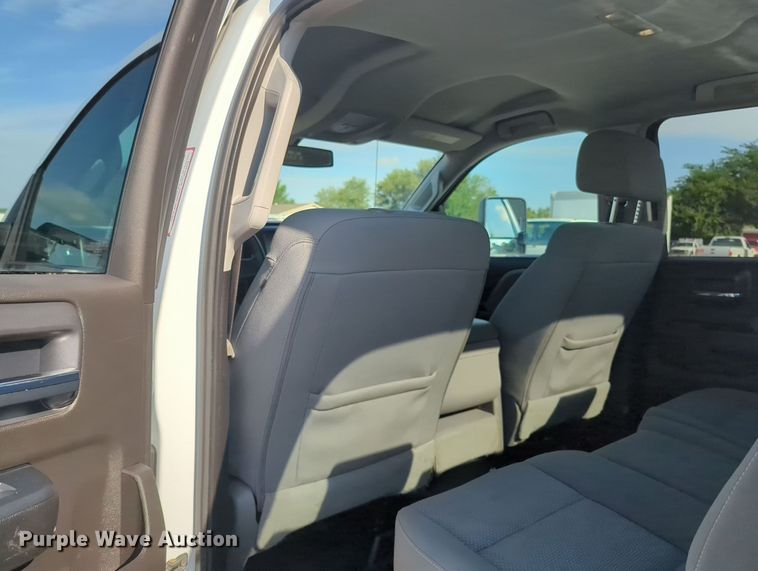 image for item MX9353 2019  Chevrolet Silverado 2500HD  Crew Cab pickup truck