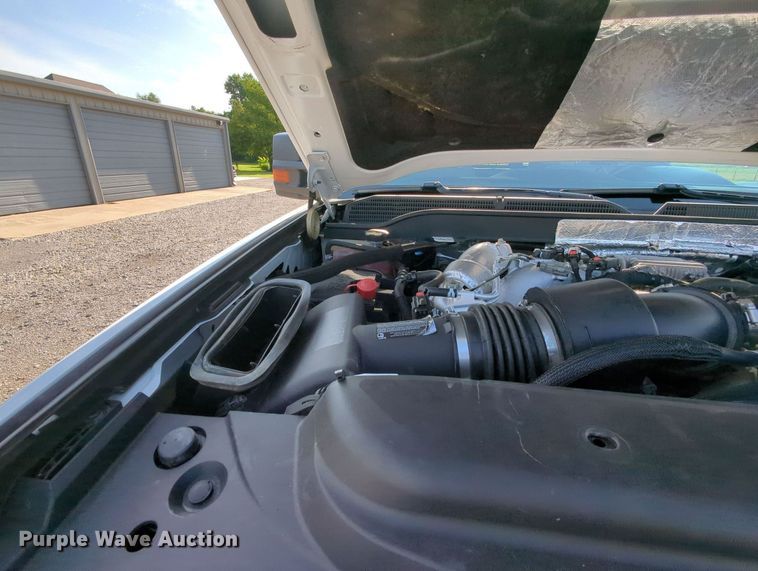 image for item MX9353 2019  Chevrolet Silverado 2500HD  Crew Cab pickup truck