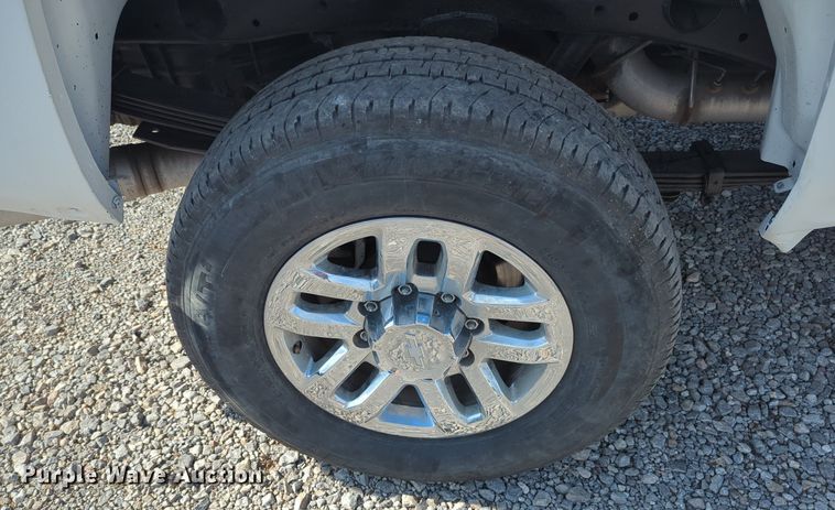 image for item MX9353 2019  Chevrolet Silverado 2500HD  Crew Cab pickup truck