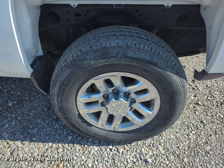 image for item MX9353 2019  Chevrolet Silverado 2500HD  Crew Cab pickup truck