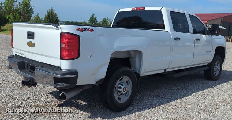 image for item MX9355 2018  Chevrolet Silverado 2500HD  Crew Cab pickup truck