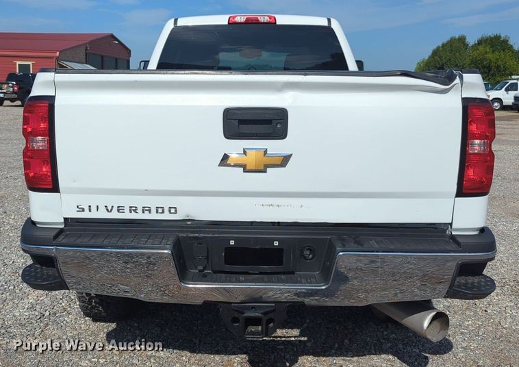 image for item MX9355 2018  Chevrolet Silverado 2500HD  Crew Cab pickup truck