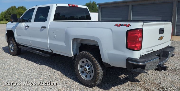 image for item MX9355 2018  Chevrolet Silverado 2500HD  Crew Cab pickup truck