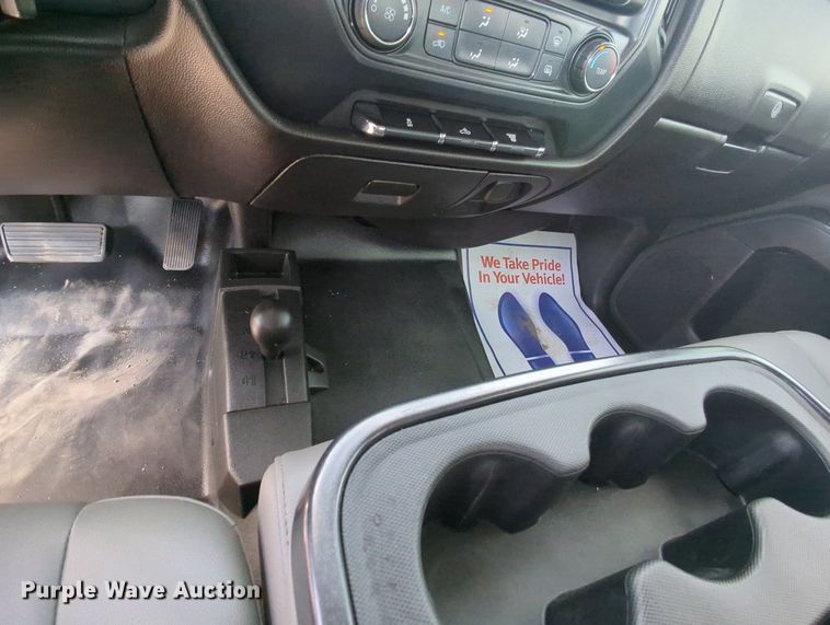 image for item MX9355 2018  Chevrolet Silverado 2500HD  Crew Cab pickup truck