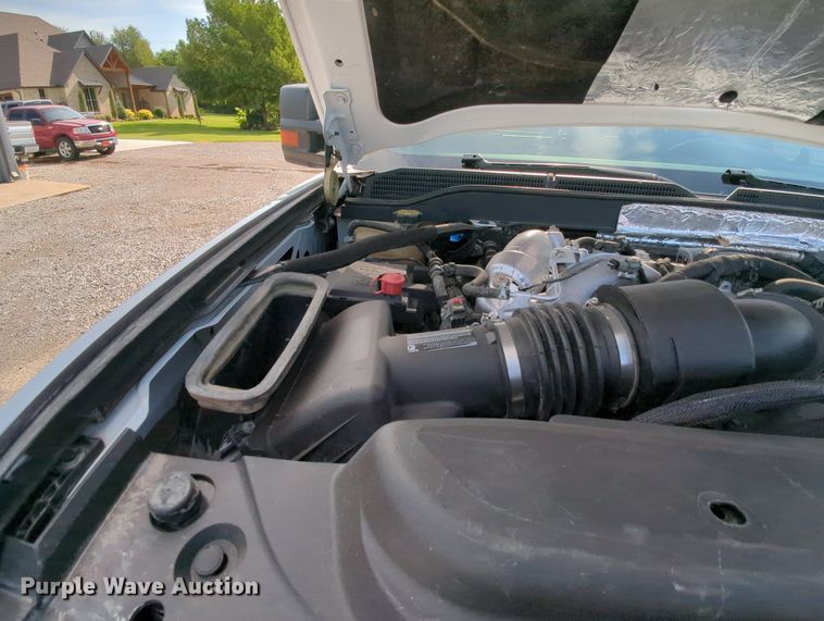 image for item MX9355 2018  Chevrolet Silverado 2500HD  Crew Cab pickup truck