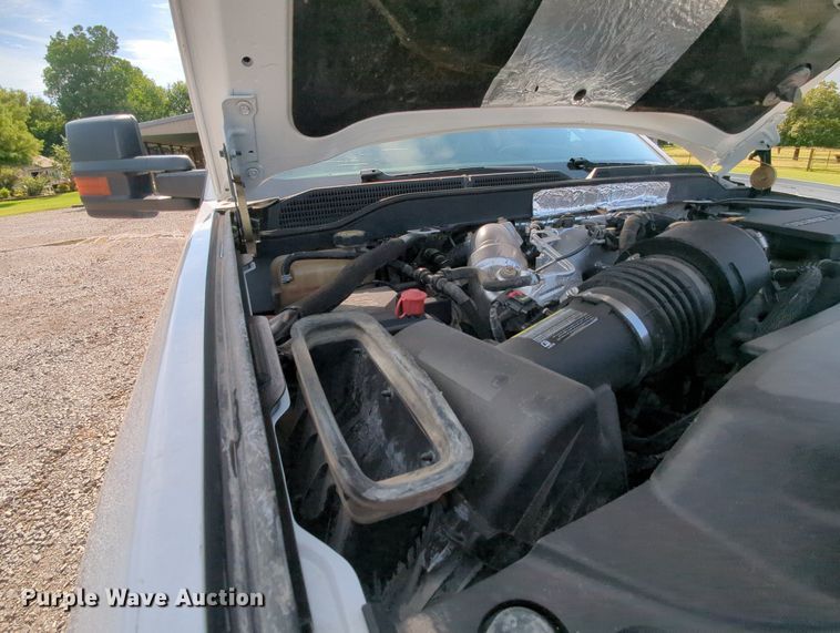 image for item MX9355 2018  Chevrolet Silverado 2500HD  Crew Cab pickup truck