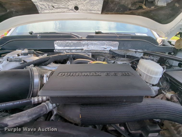 image for item MX9355 2018  Chevrolet Silverado 2500HD  Crew Cab pickup truck