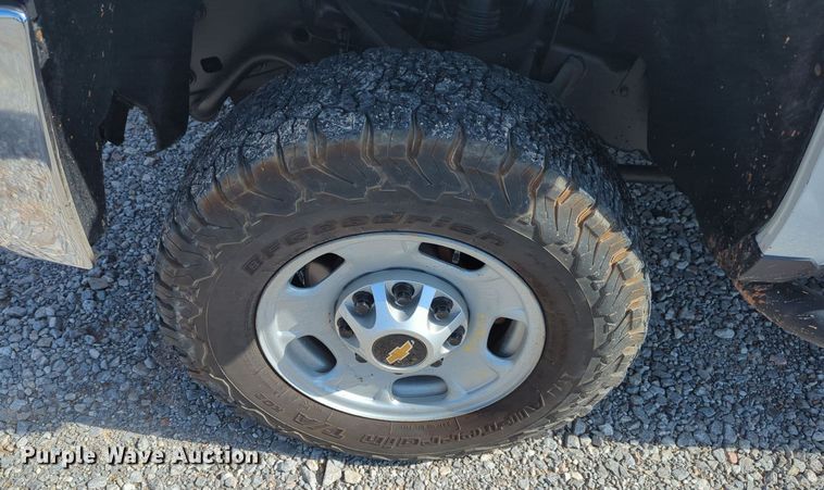 image for item MX9355 2018  Chevrolet Silverado 2500HD  Crew Cab pickup truck