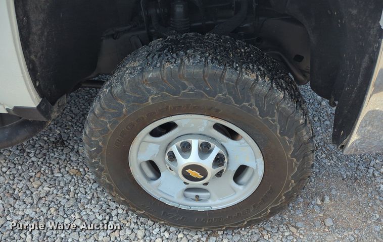 image for item MX9355 2018  Chevrolet Silverado 2500HD  Crew Cab pickup truck