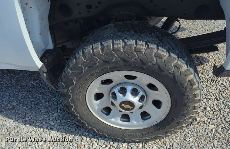 image for item MX9355 2018  Chevrolet Silverado 2500HD  Crew Cab pickup truck