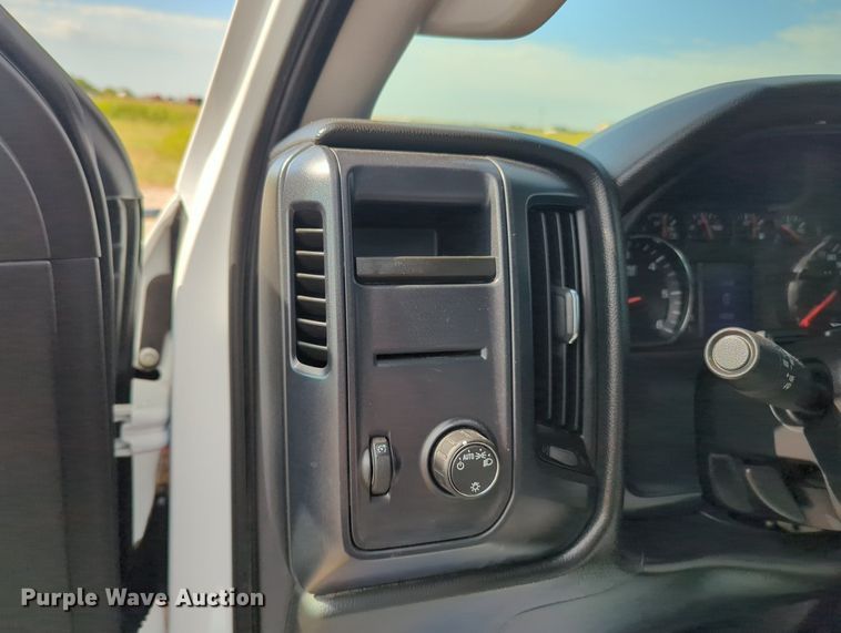 image for item MX9356 2015  Chevrolet Silverado 2500HD  Double Cab pickup truck cab and chassis