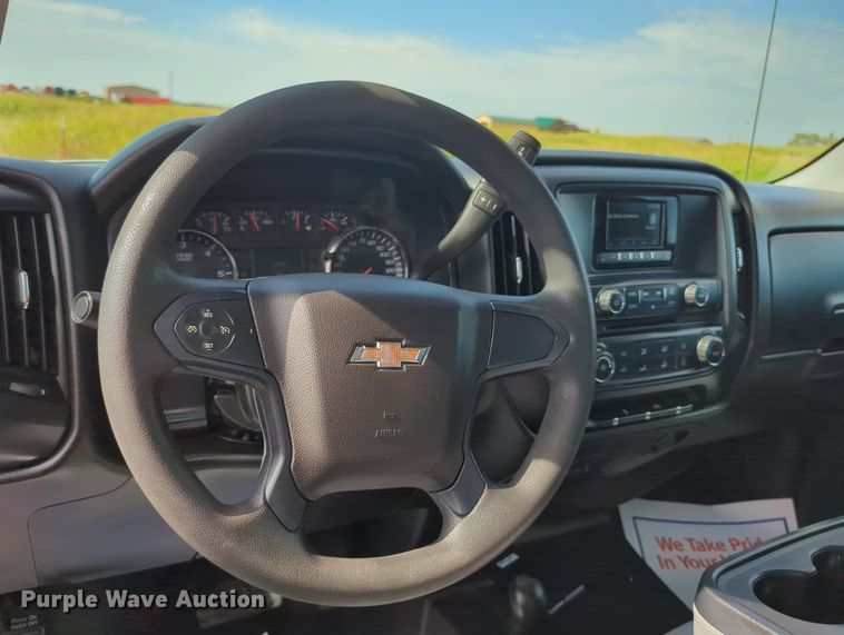 image for item MX9356 2015  Chevrolet Silverado 2500HD  Double Cab pickup truck cab and chassis