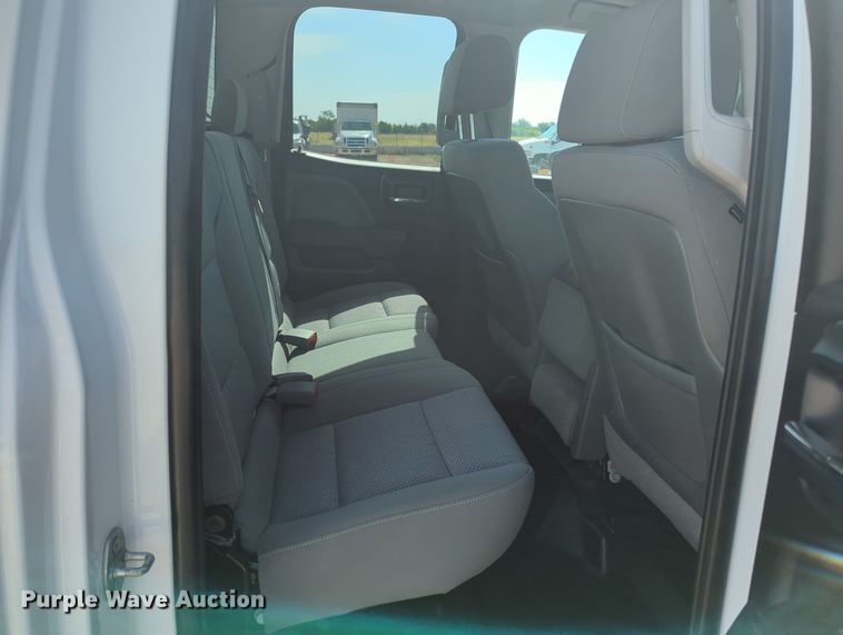 image for item MX9356 2015  Chevrolet Silverado 2500HD  Double Cab pickup truck cab and chassis