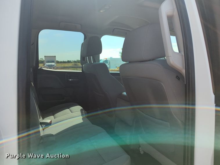 image for item MX9356 2015  Chevrolet Silverado 2500HD  Double Cab pickup truck cab and chassis