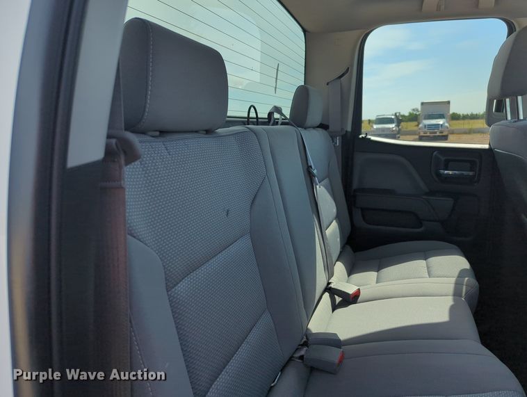 image for item MX9356 2015  Chevrolet Silverado 2500HD  Double Cab pickup truck cab and chassis