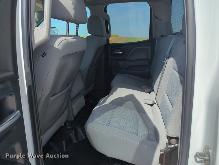 image for item MX9356 2015  Chevrolet Silverado 2500HD  Double Cab pickup truck cab and chassis