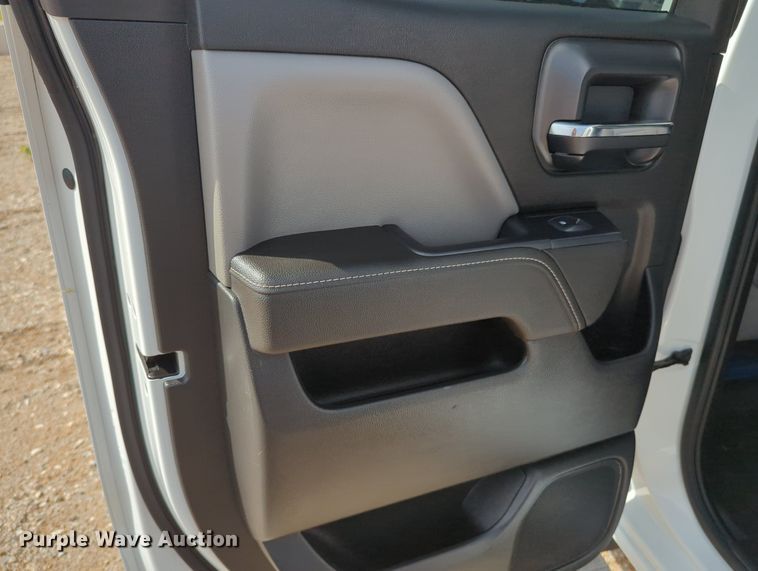 image for item MX9356 2015  Chevrolet Silverado 2500HD  Double Cab pickup truck cab and chassis