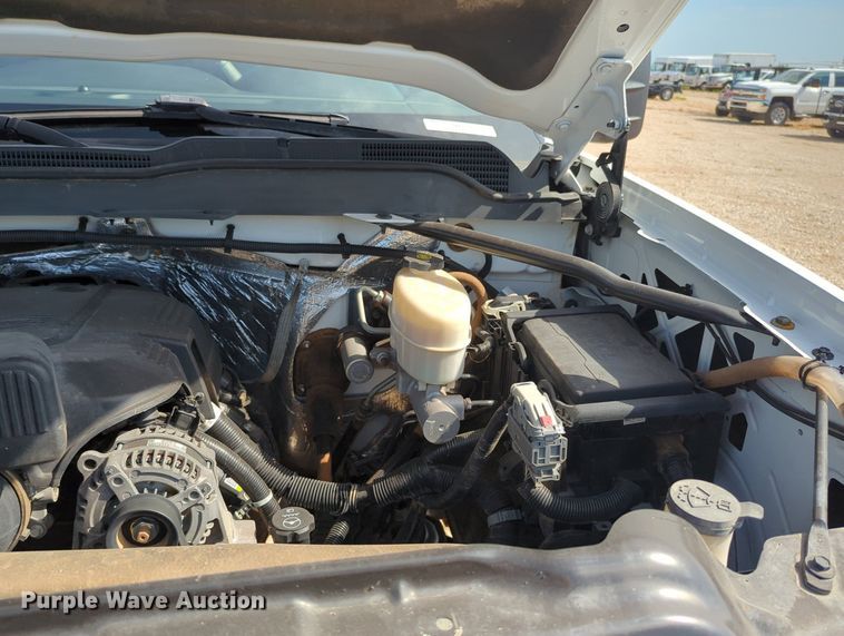 image for item MX9356 2015  Chevrolet Silverado 2500HD  Double Cab pickup truck cab and chassis