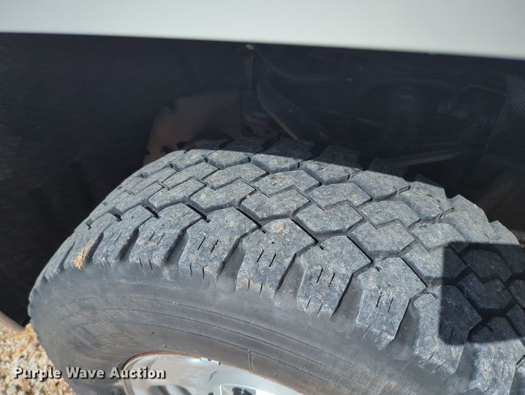 image for item MX9356 2015  Chevrolet Silverado 2500HD  Double Cab pickup truck cab and chassis