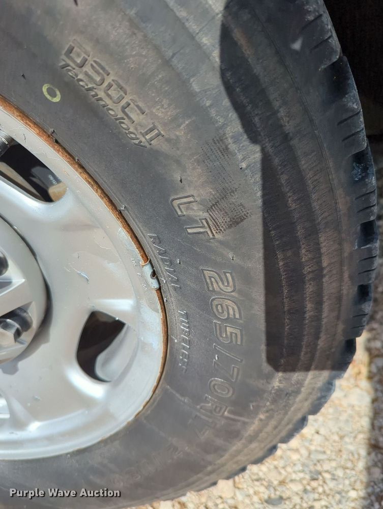 image for item MX9356 2015  Chevrolet Silverado 2500HD  Double Cab pickup truck cab and chassis