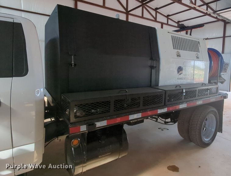 image for item MX9358 2017  Ford F550 Super Duty XL  sewer jetter truck