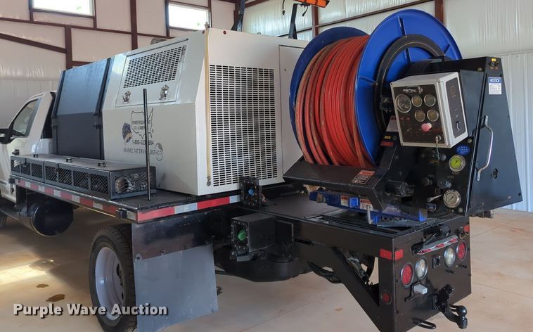 image for item MX9358 2017  Ford F550 Super Duty XL  sewer jetter truck