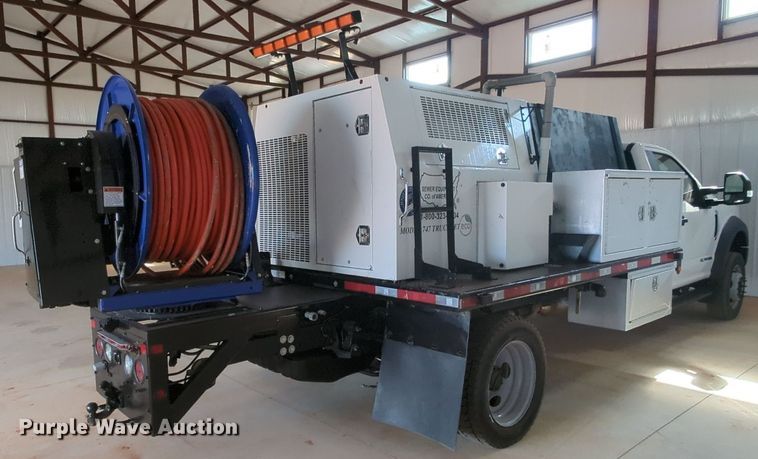 image for item MX9358 2017  Ford F550 Super Duty XL  sewer jetter truck
