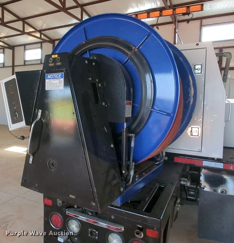 image for item MX9358 2017  Ford F550 Super Duty XL  sewer jetter truck