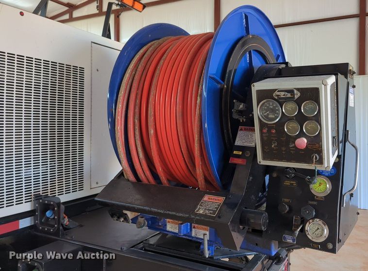 image for item MX9358 2017  Ford F550 Super Duty XL  sewer jetter truck