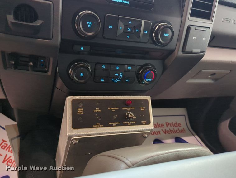 image for item MX9358 2017  Ford F550 Super Duty XL  sewer jetter truck