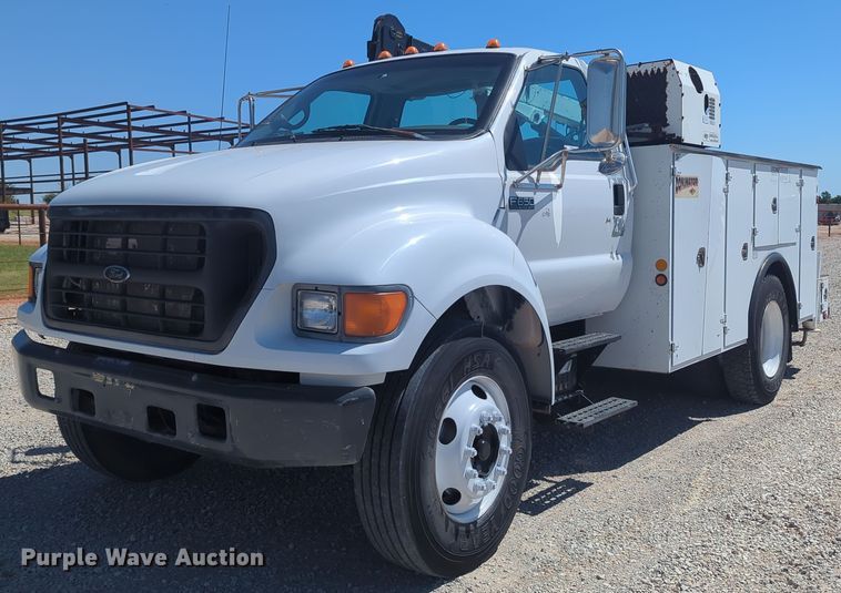 image for item MX9359 2000 Ford F650 Super Duty  utility / service truck