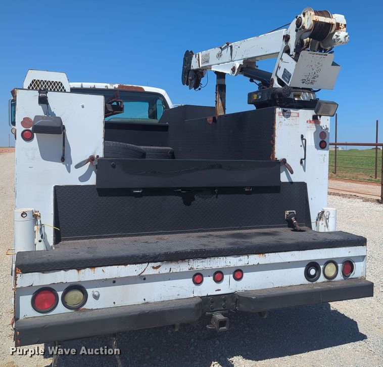 image for item MX9359 2000 Ford F650 Super Duty  utility / service truck