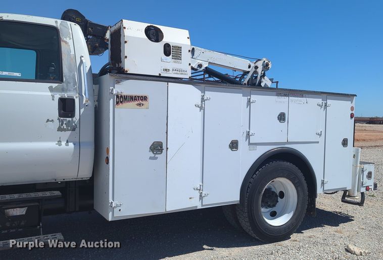 image for item MX9359 2000 Ford F650 Super Duty  utility / service truck