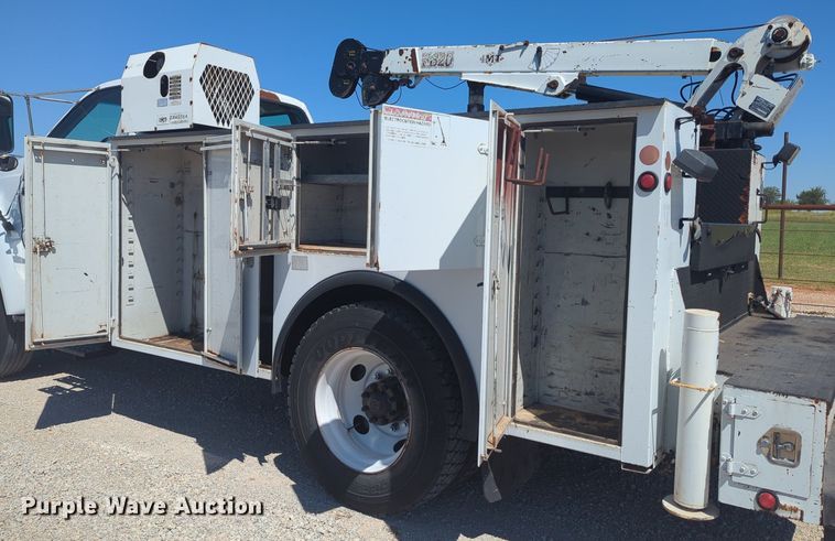 image for item MX9359 2000 Ford F650 Super Duty  utility / service truck