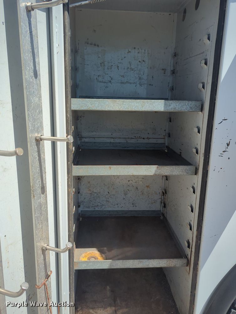 image for item MX9359 2000 Ford F650 Super Duty  utility / service truck