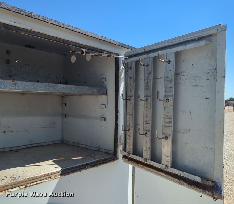 image for item MX9359 2000 Ford F650 Super Duty  utility / service truck