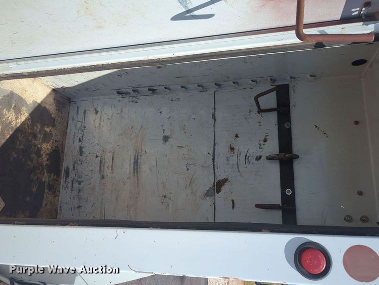 image for item MX9359 2000 Ford F650 Super Duty  utility / service truck