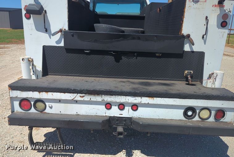 image for item MX9359 2000 Ford F650 Super Duty  utility / service truck