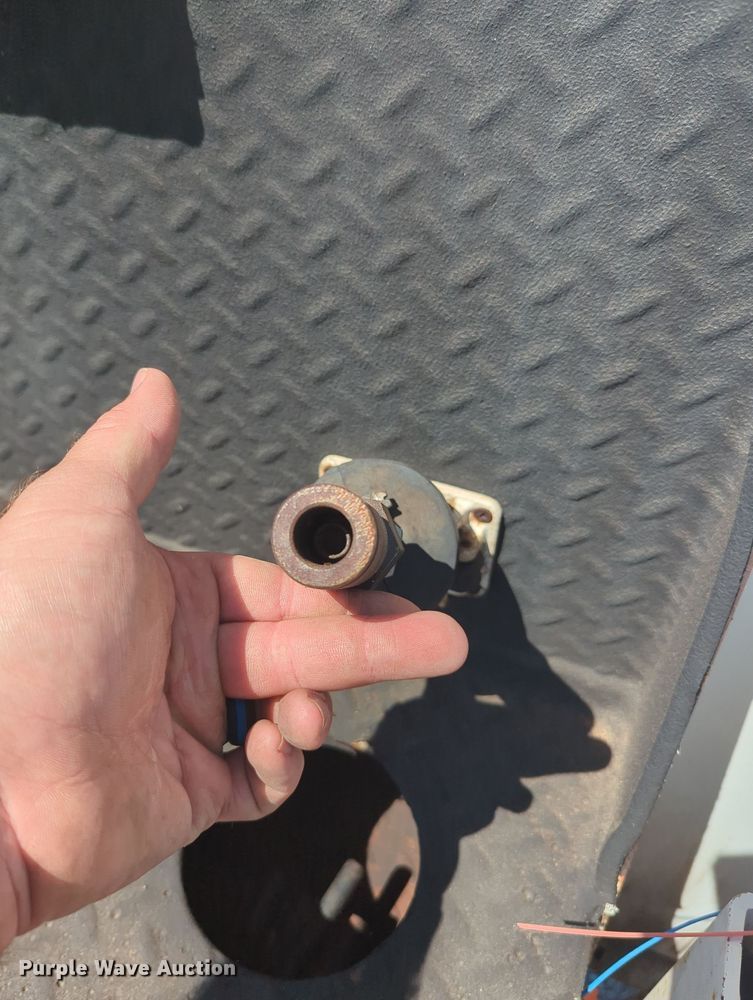 image for item MX9359 2000 Ford F650 Super Duty  utility / service truck