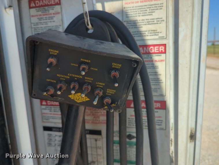 image for item MX9359 2000 Ford F650 Super Duty  utility / service truck