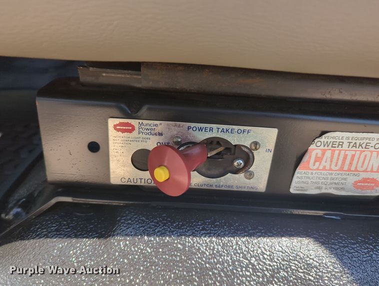 image for item MX9359 2000 Ford F650 Super Duty  utility / service truck