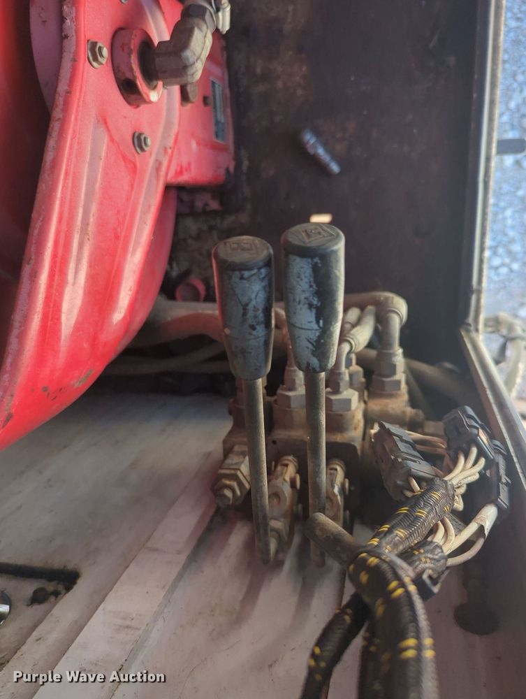 image for item MX9359 2000 Ford F650 Super Duty  utility / service truck