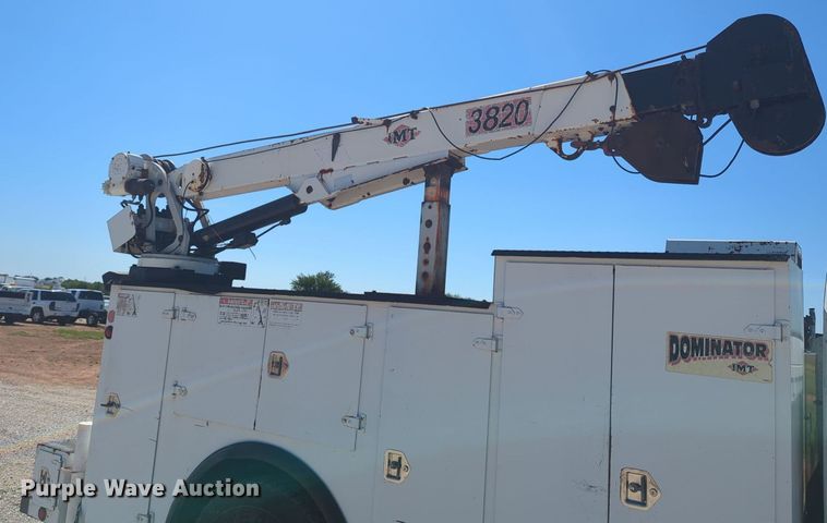 image for item MX9359 2000 Ford F650 Super Duty  utility / service truck