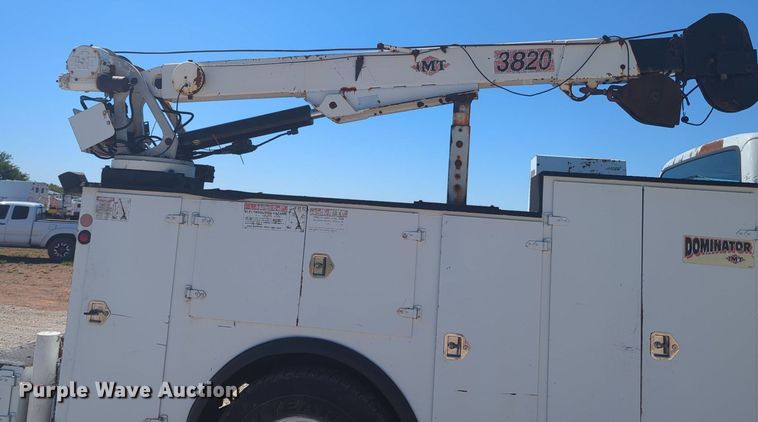 image for item MX9359 2000 Ford F650 Super Duty  utility / service truck