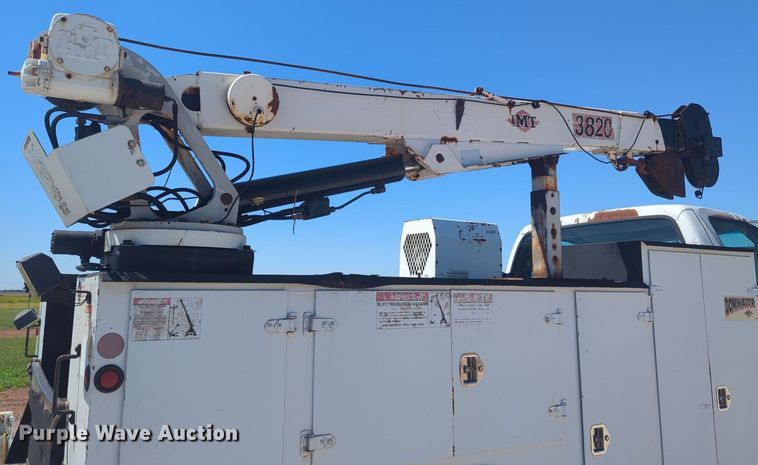 image for item MX9359 2000 Ford F650 Super Duty  utility / service truck