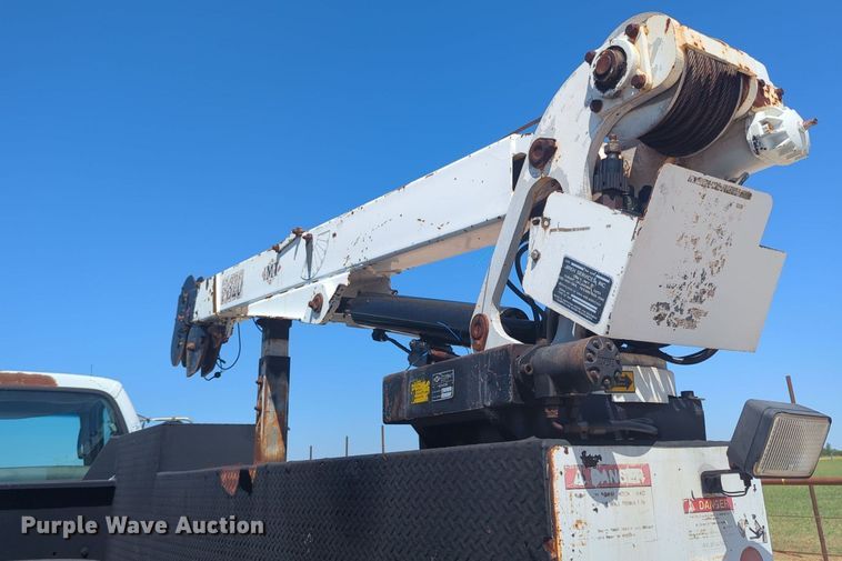 image for item MX9359 2000 Ford F650 Super Duty  utility / service truck