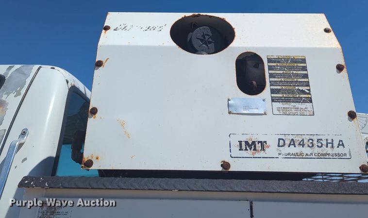 image for item MX9359 2000 Ford F650 Super Duty  utility / service truck