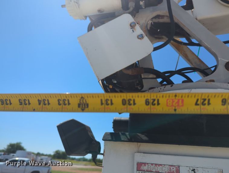 image for item MX9359 2000 Ford F650 Super Duty  utility / service truck